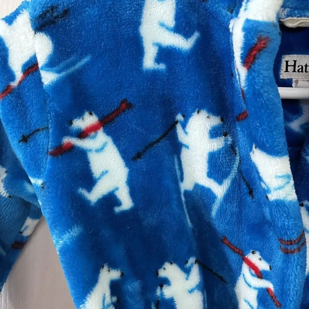 Hatley blue skiing